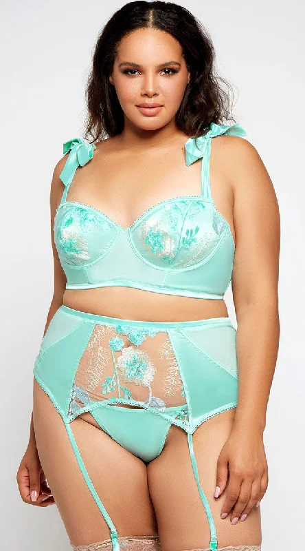 bralette with underwire for added supportPlus Size Sophie Garter Bra Set