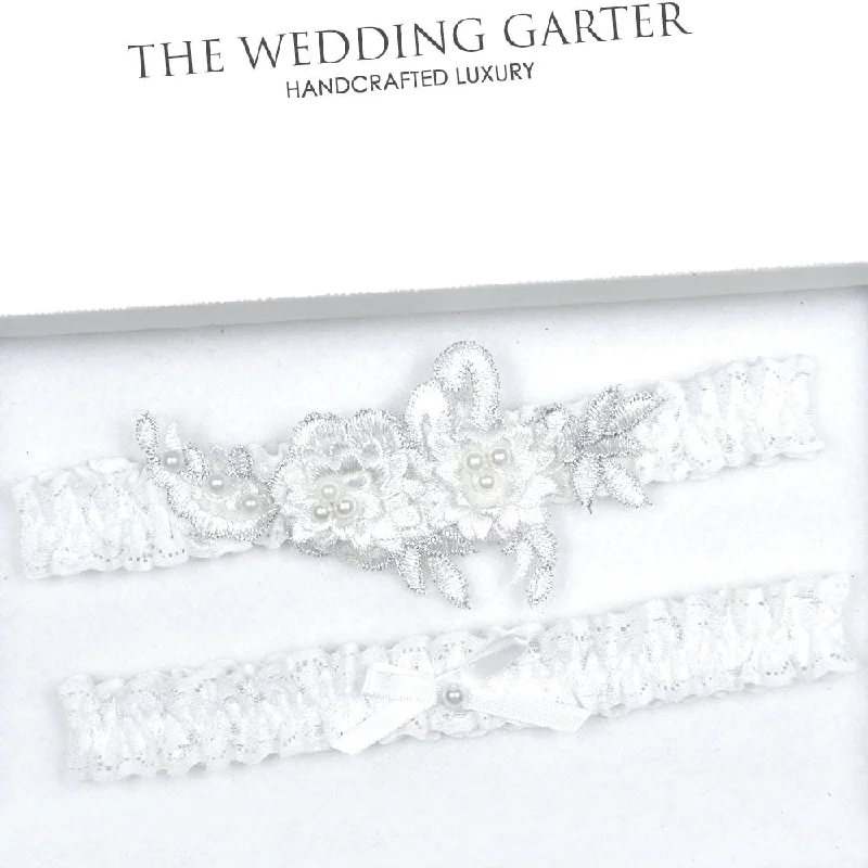 plus - size - friendly women gartersLuxury Ivory & Silver Floral Applique Garters