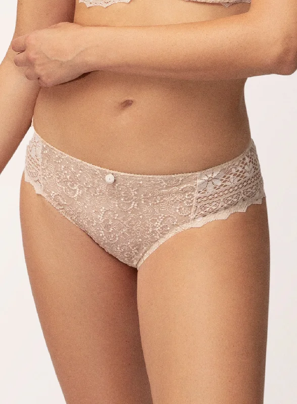 seamless microfiber women briefs for a luxurious feelCassiopee Creamy B Brief