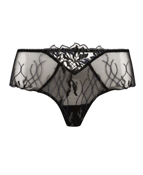 petite women lingerie for a flattering fitLes Nuits Chics Short
