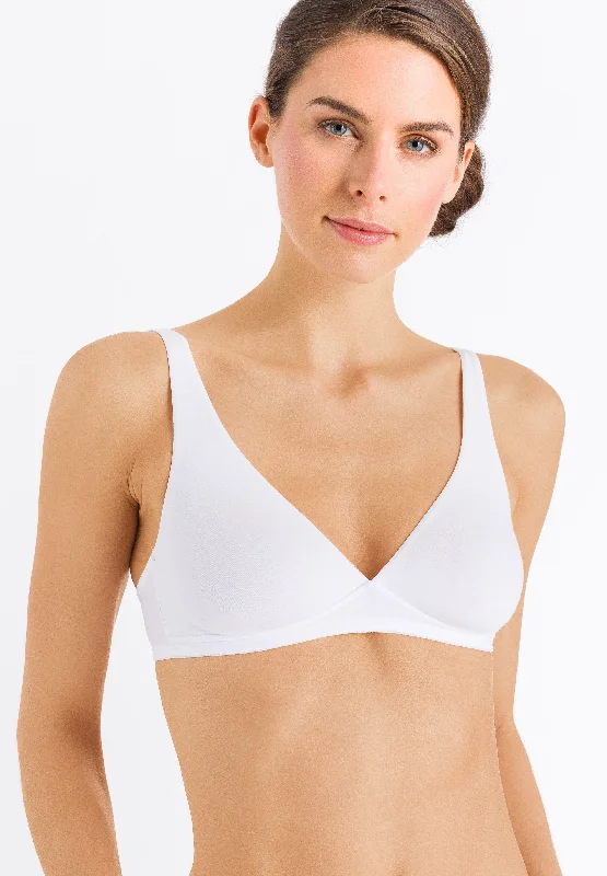 Bra with a lace - lined cup for a feminine and elegant look​ Hanro Cotton Sensation Soft Cup Wireless Bra in White