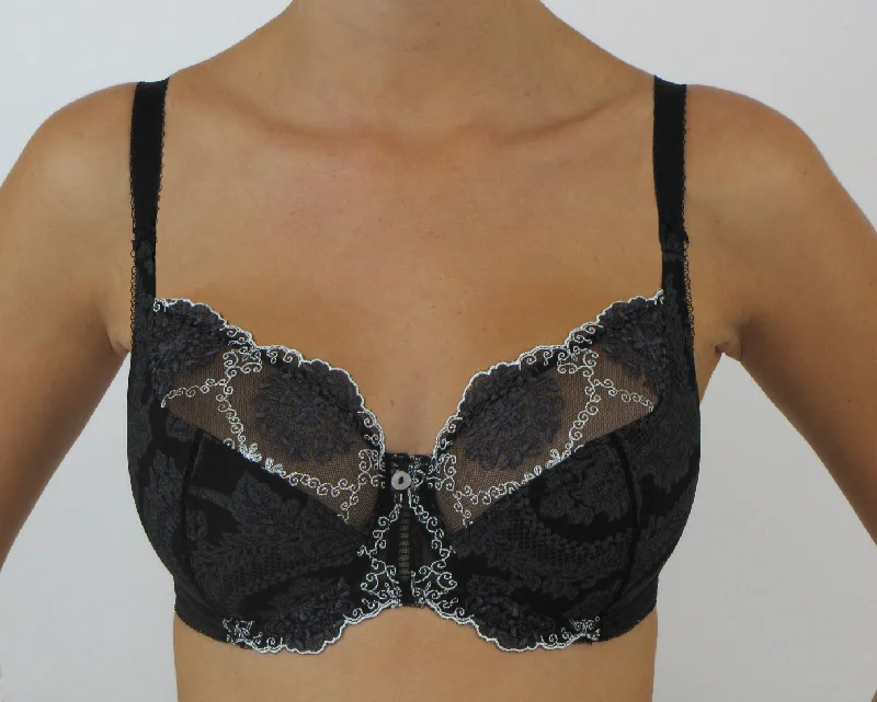 Bra with a plus - size underwire for enhanced support Empreinte Lilly Rose Low Neck Bra in Black Bra with a plus - size underwire for enhanced support Empreinte Lilly Rose Low Neck Bra in Black