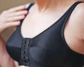 Bra with a solid color for a classic and versatile option Mastectomy Bra 'Front Close Rose Black' Bra with a solid color for a classic and versatile option Mastectomy Bra 'Front Close Rose Black'