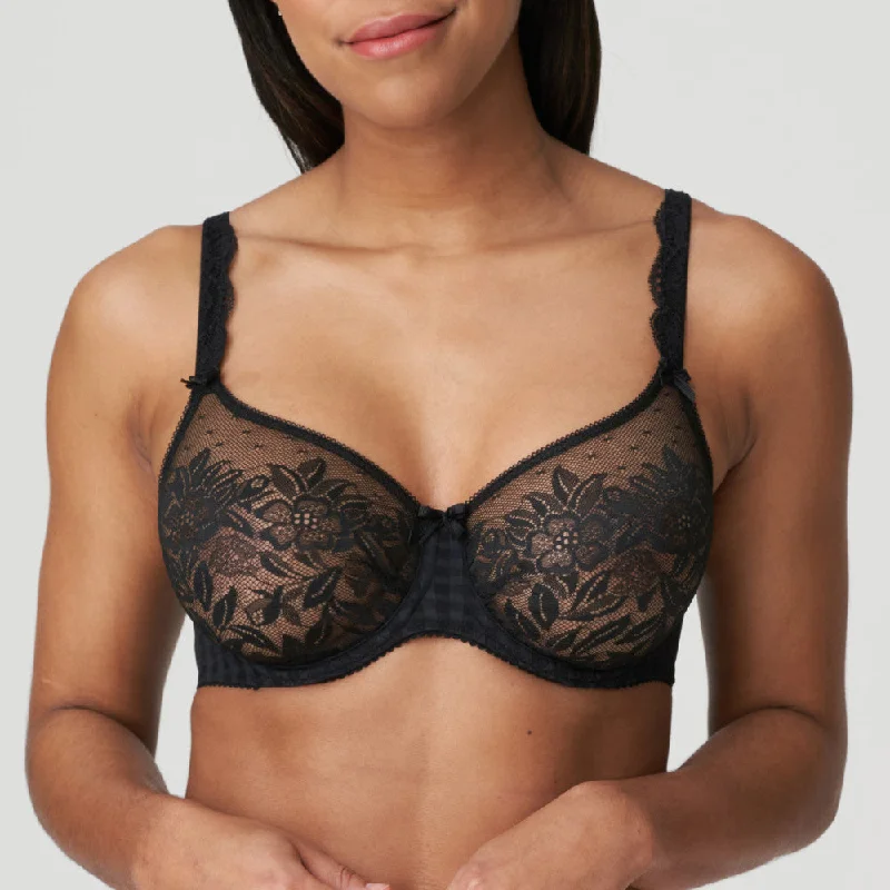 Bra with a hypoallergenic lining for sensitive skin​ Madison Smooth Lace Effect T-Shirt (Black) Bra C-H