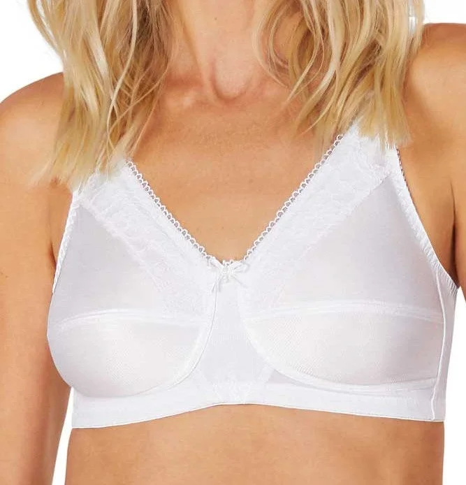 Bra with a plus - size seamless design for a smooth look Mastectomy Bra 'Nancy Wire Free Soft Cup' White Bra with a plus - size seamless design for a smooth look Mastectomy Bra 'Nancy Wire Free Soft Cup' White