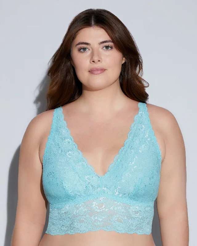 Bra with a plus - size long - line design for a slimming effect Brassière Decollete Plungie Grande Taille Bra with a plus - size long - line design for a slimming effect Brassière Decollete Plungie Grande Taille