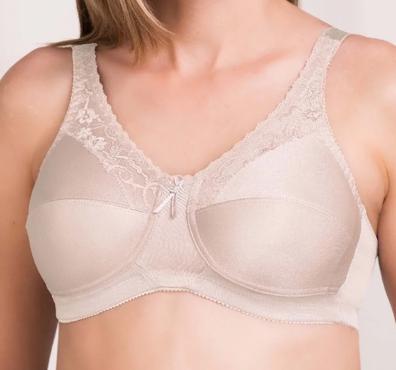 Silk bras for a luxurious and smooth texture​ Mastectomy Bra 'Barbara Lace Accent Soft Cup' Light Nude
